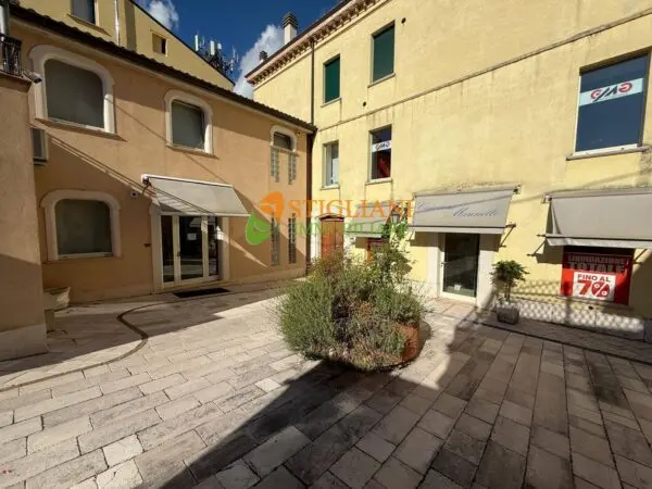 Appartamento Piazza Andrea D'Isernia, Campobasso