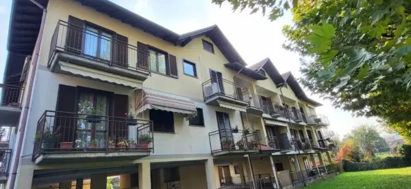 Duplex via Tesoreggi, Saltrio