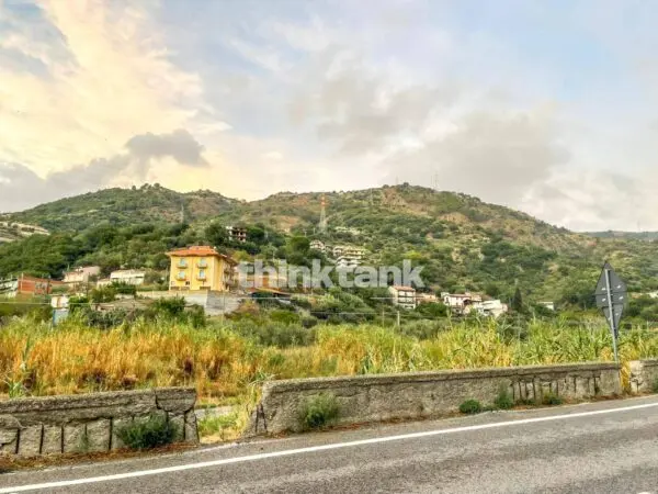Villa via Santa Maria Del Tindari, Brolo