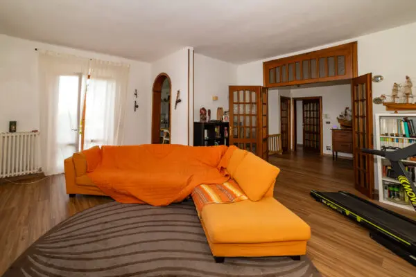 Villa via Delle Corti, Collesalvetti