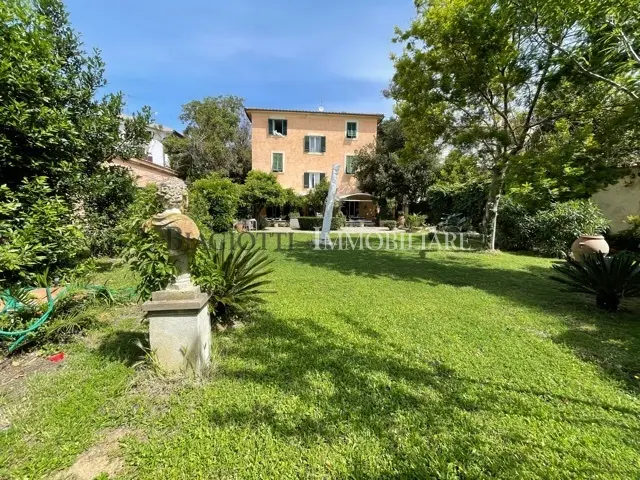 Immagine per Villa in vendita a Livorno via Elio Zeme 31