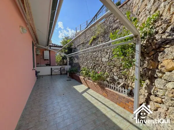 Bilocale via Giorni Santarò 105, Tovo San Giacomo