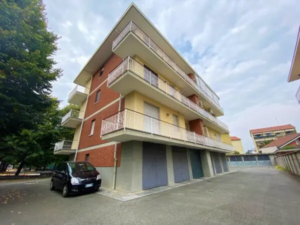Garage via Generale Gazzera 30, Ciriè