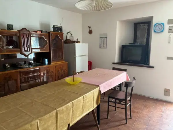 Porzione Di Casa via Frazione Le Coste 11, Lemie