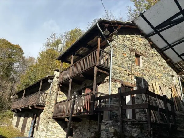 Porzione Di Casa via Frazione Le Coste 11, Lemie