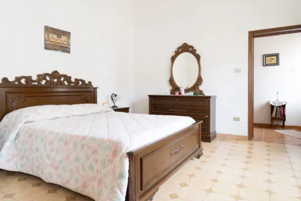Villa Trifamiliare via Vittorio Emanuele, Uta