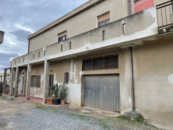Villa Trifamiliare via Vittorio Emanuele, Uta
