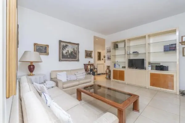 Appartamento via Borgaro, Torino