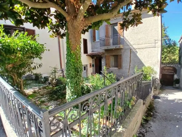 Terratetto via Frazione Frattuccia 22, Guardea