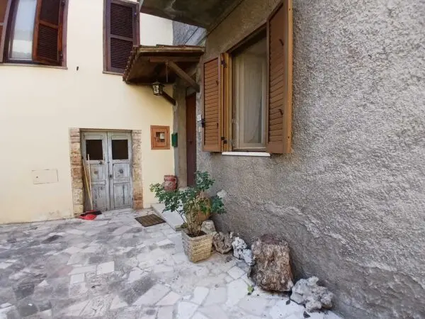 Terratetto via Frazione Frattuccia 22, Guardea