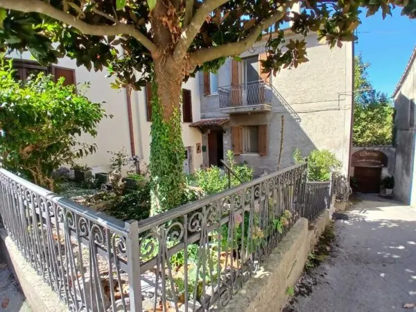 Terratetto via Frazione Frattuccia 22, Guardea