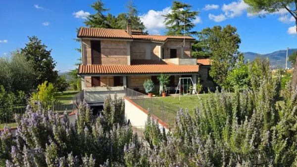 Villa strada Di Poscargano 20, Terni