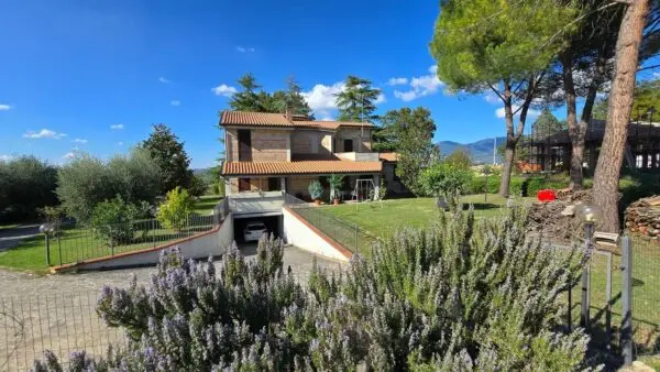 Villa strada Di Poscargano 20, Terni