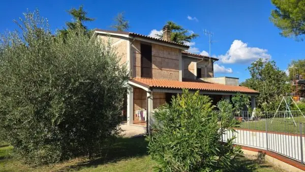Villa strada Di Poscargano 20, Terni