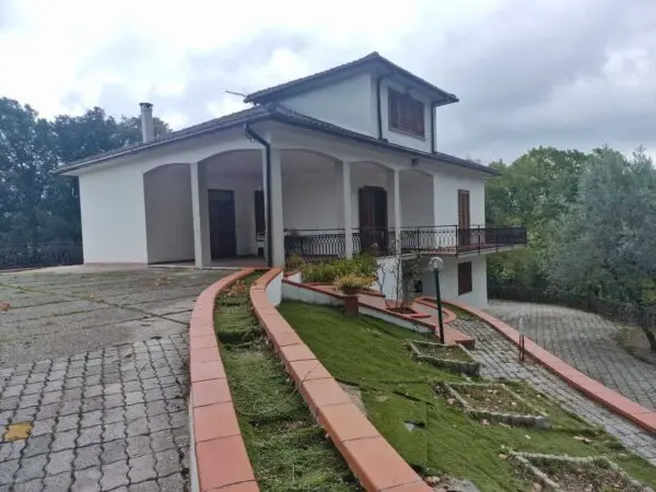 Villa via Località Fontanelle, Configni