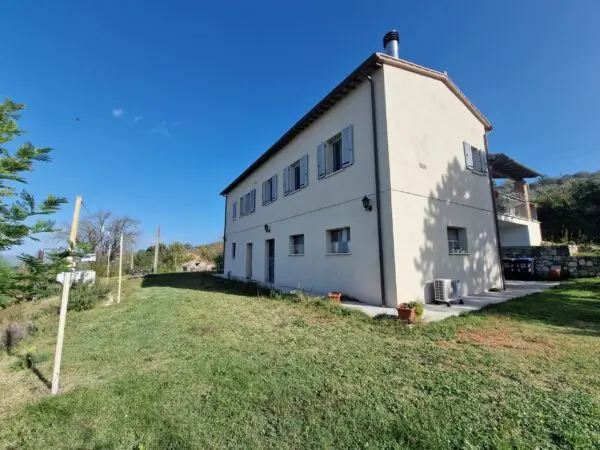 Villa via Vocabolo Colle 6, Alviano
