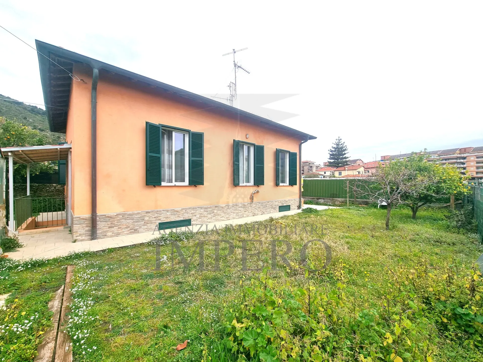 Immagine per Villa trifamiliare in vendita a Ventimiglia via Alla Spiaggia 21