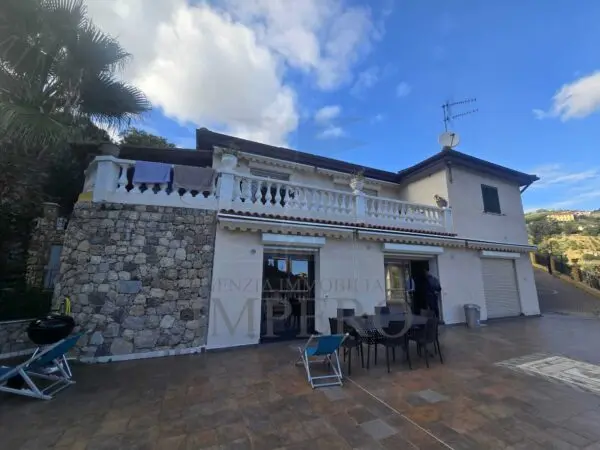Villa Trifamiliare corso Nizza 9, Ventimiglia
