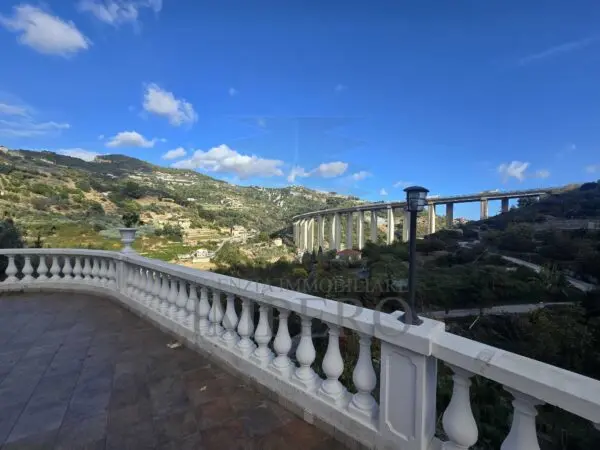 Villa Trifamiliare corso Nizza 9, Ventimiglia