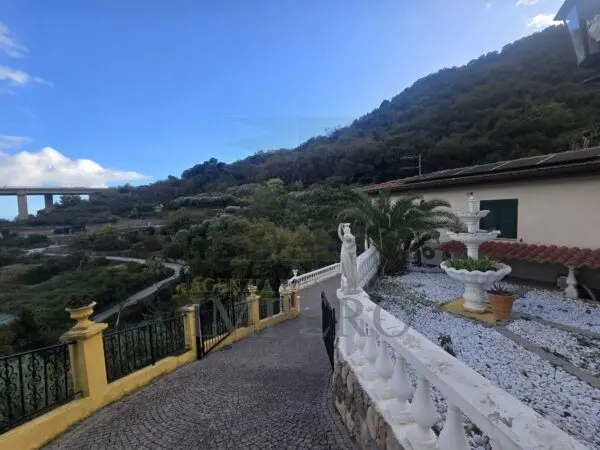 Villa Trifamiliare corso Nizza 9, Ventimiglia