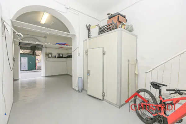 Magazzino via Gaetano Donizetti 73r, Sestri Ponente, Genova