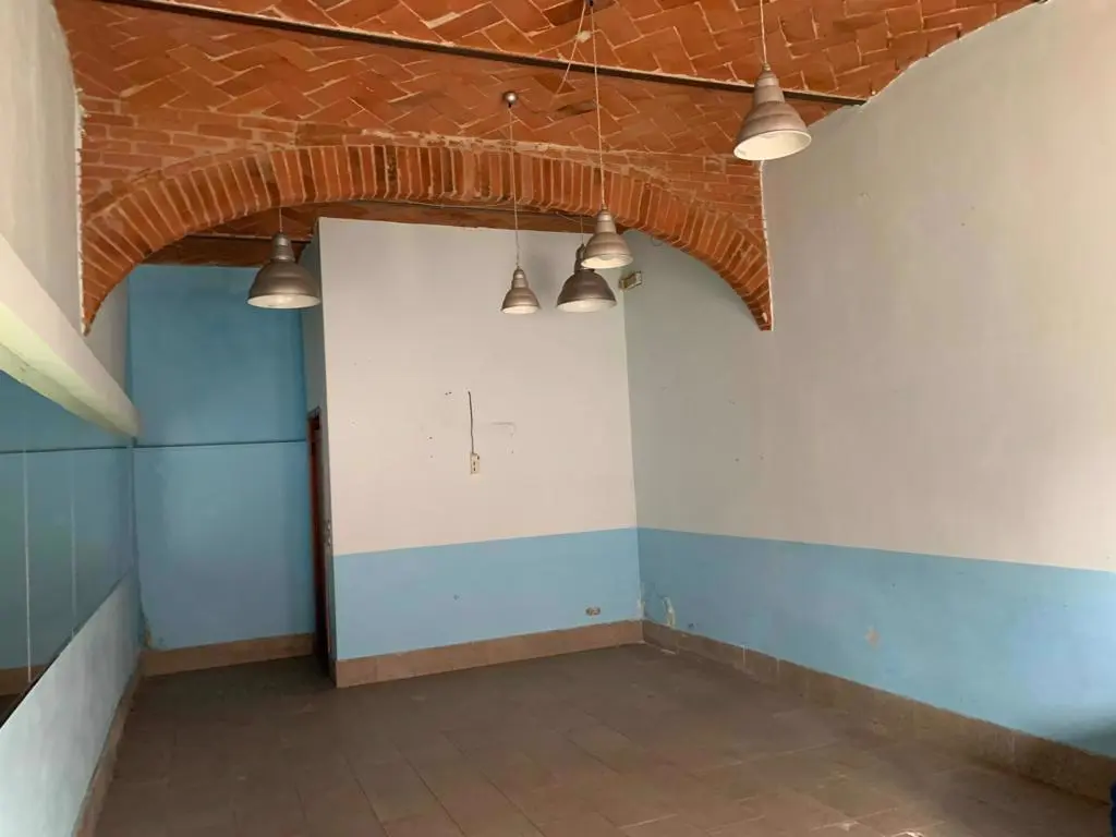 Immagine per Negozio in vendita a Arezzo via Fonte Veneziana