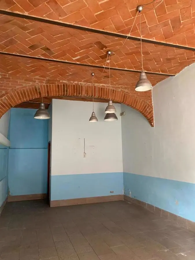 Immagine per Negozio in vendita a Arezzo via Fonte Veneziana