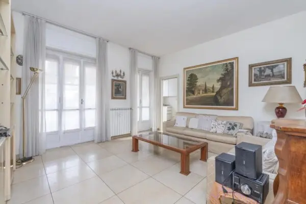 Appartamento via Borgaro, Torino