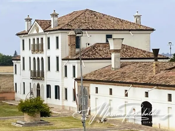 Villa via Cesare Battisti 43, Canaro