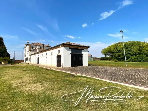 Villa via Cesare Battisti 43, Canaro