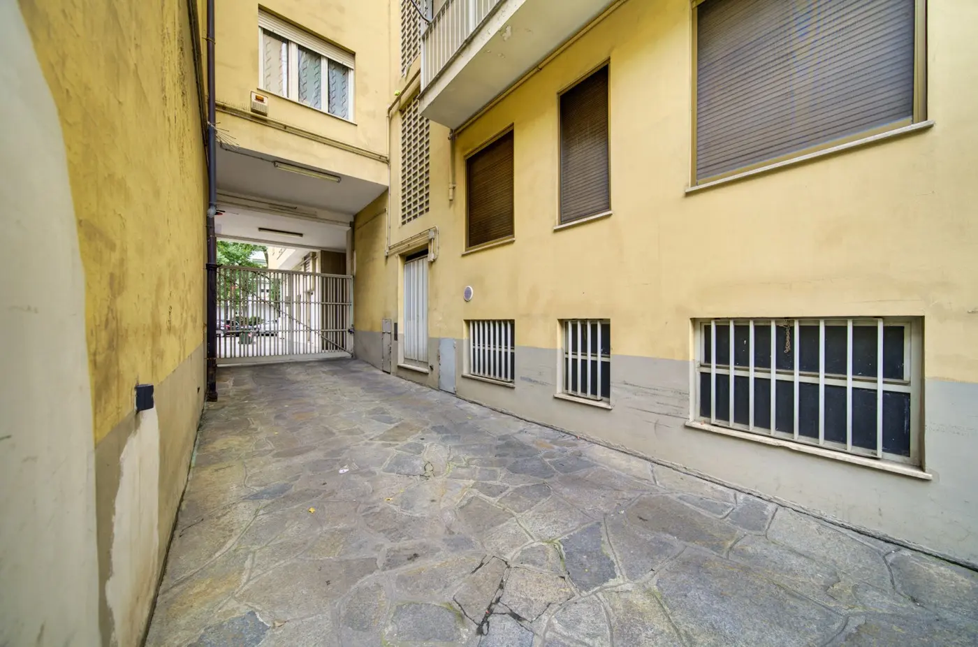 Immagine per Negozio in vendita a Torino piazza Del Monastero 3