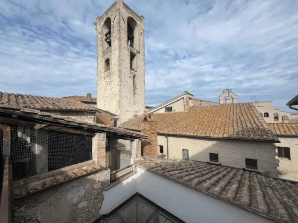 Appartamento piazza Dei Priori 14, Narni