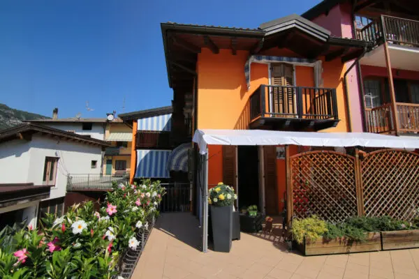 Casa via Canestrini 11, Ala