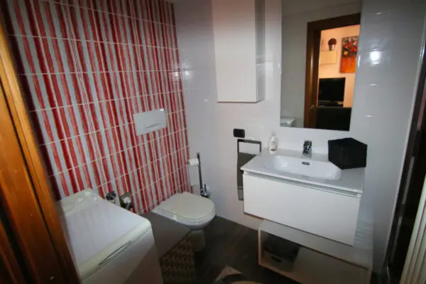 Casa via Canestrini 11, Ala