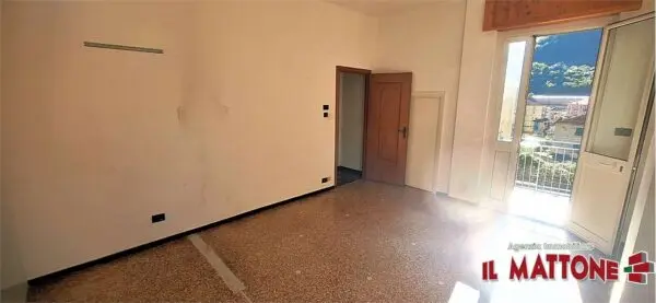 Appartamento via Campomorone, Genova