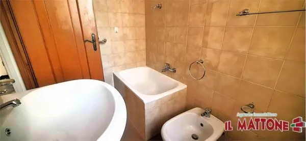 Appartamento via Campomorone, Genova