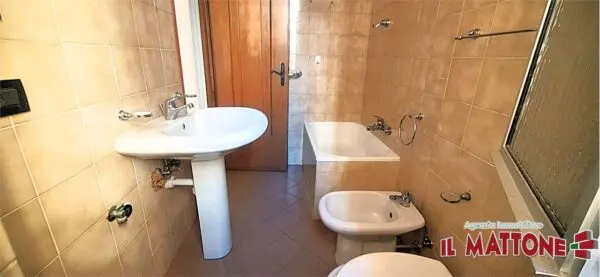 Appartamento via Campomorone, Genova