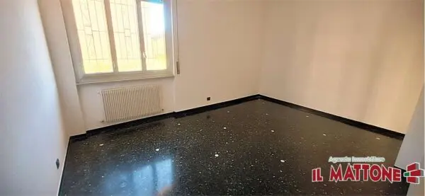 Appartamento via Campomorone, Genova