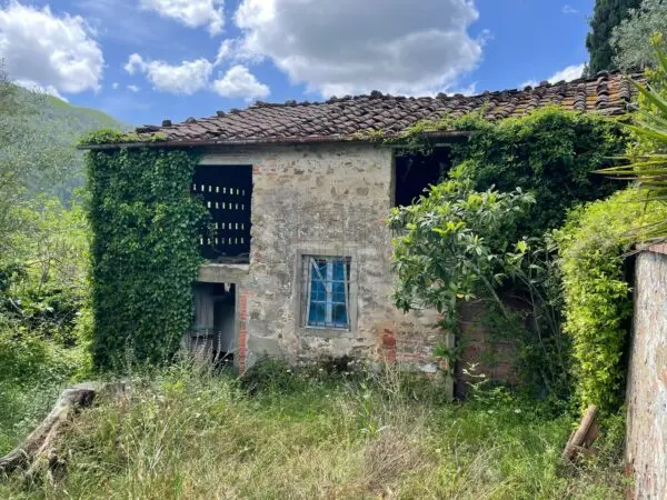 Villa via Del Macennere 8252/a, Lucca