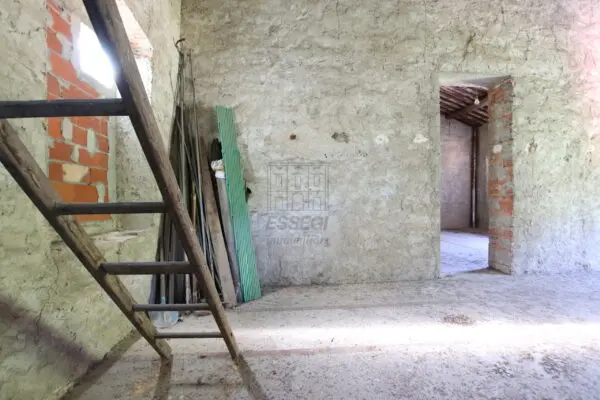 Casale via Guamo 34a, Capannori