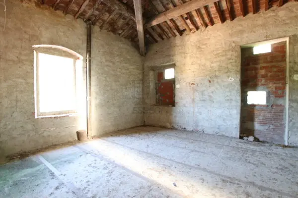 Casale via Guamo 34a, Capannori