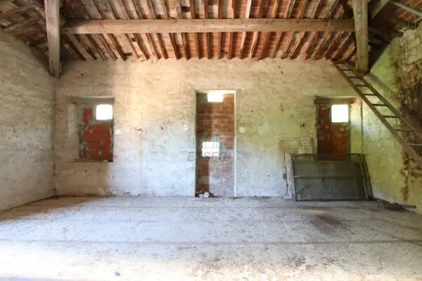 Casale via Guamo 34a, Capannori