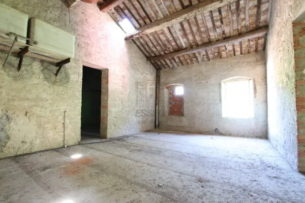 Casale via Guamo 34a, Capannori