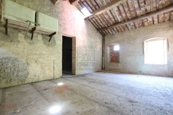 Casale via Guamo 34a, Capannori