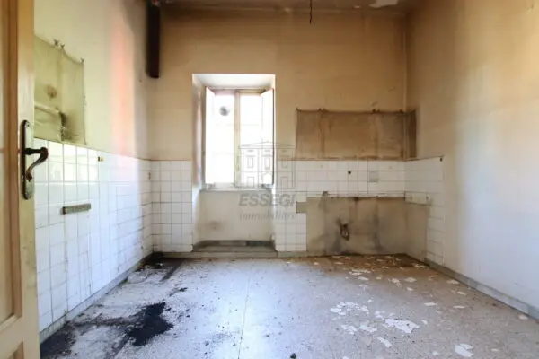 Casale via Guamo 34a, Capannori