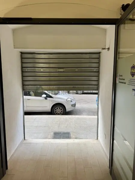 Capannone via Trevisani 34, Bari