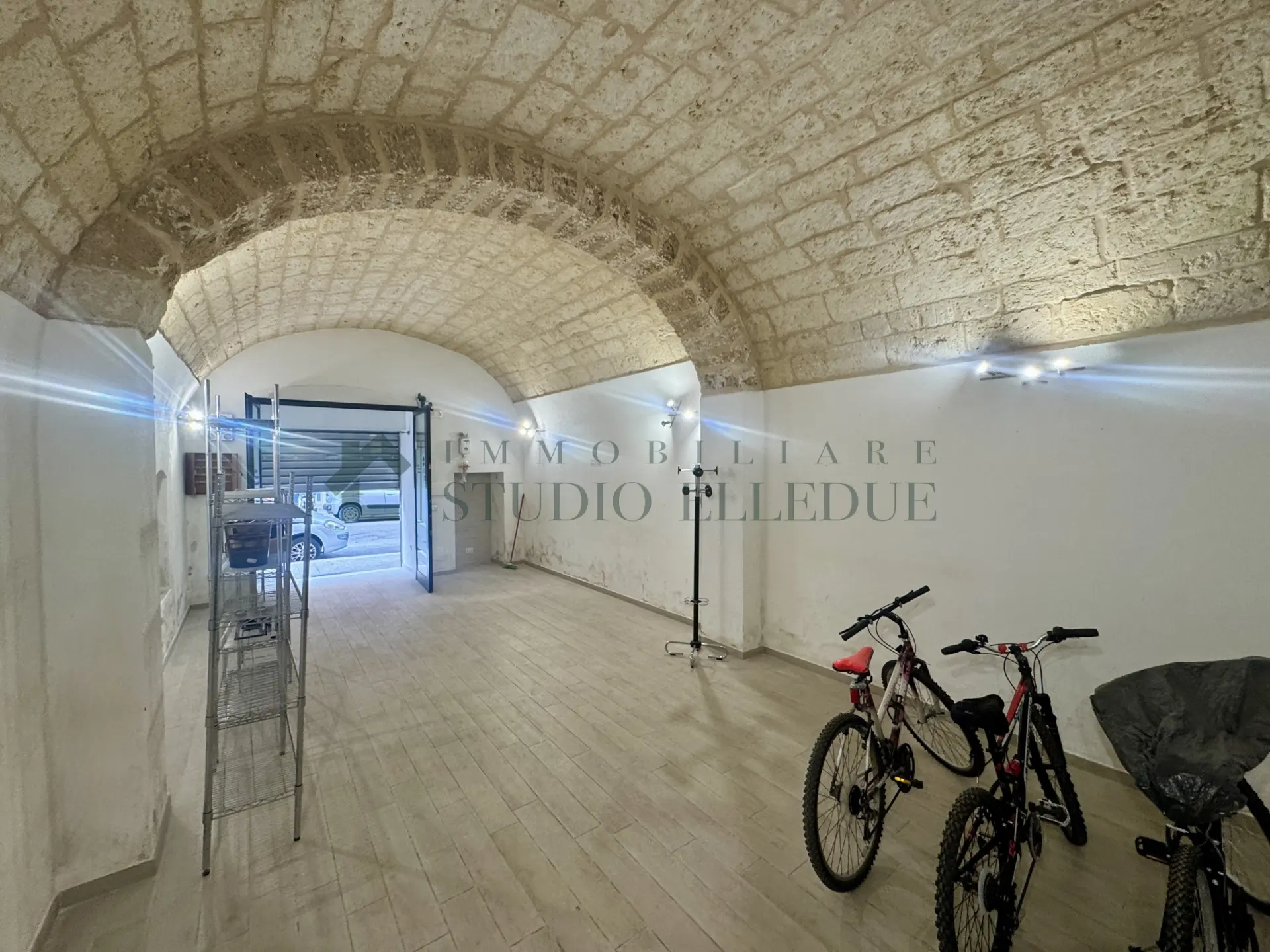 Immagine per Capannone in vendita a Bari via Trevisani 34
