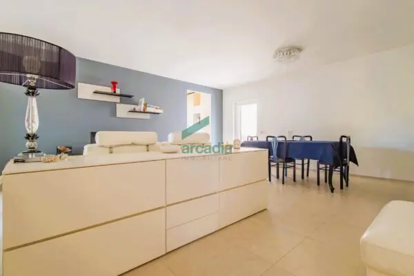Quadrilocale via Rosario Livatino 97, Bari