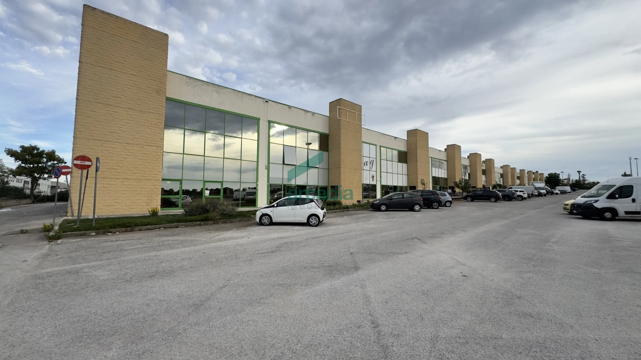 Immagine per Commerciale in vendita a Casamassima strada Statale 100