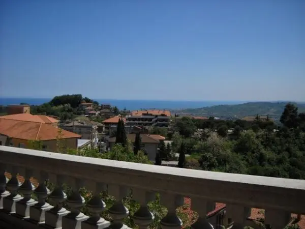 Villa Trifamiliare via Della Libertà, Colonnella